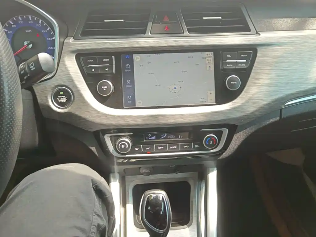 Geely Vision X3 — фото 9