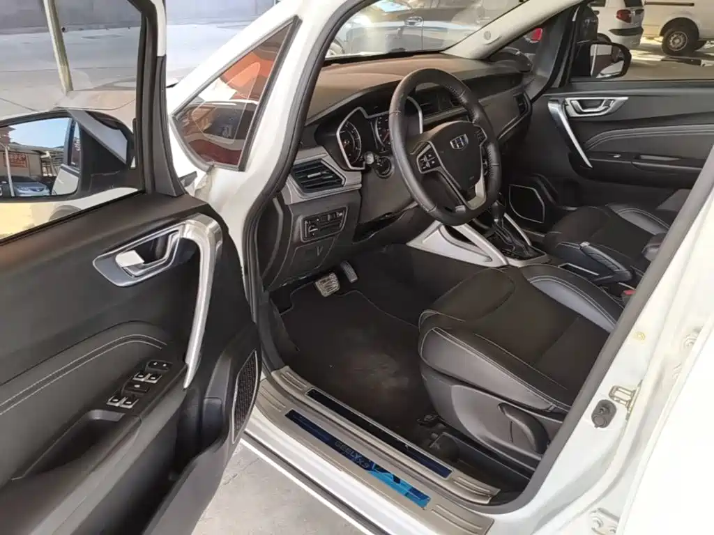 Geely Vision X3 — фото 16
