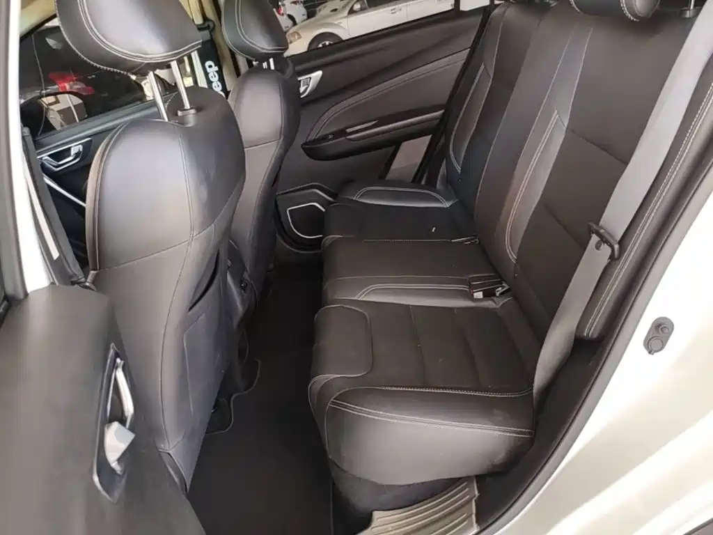 Geely Vision X3 — фото 17