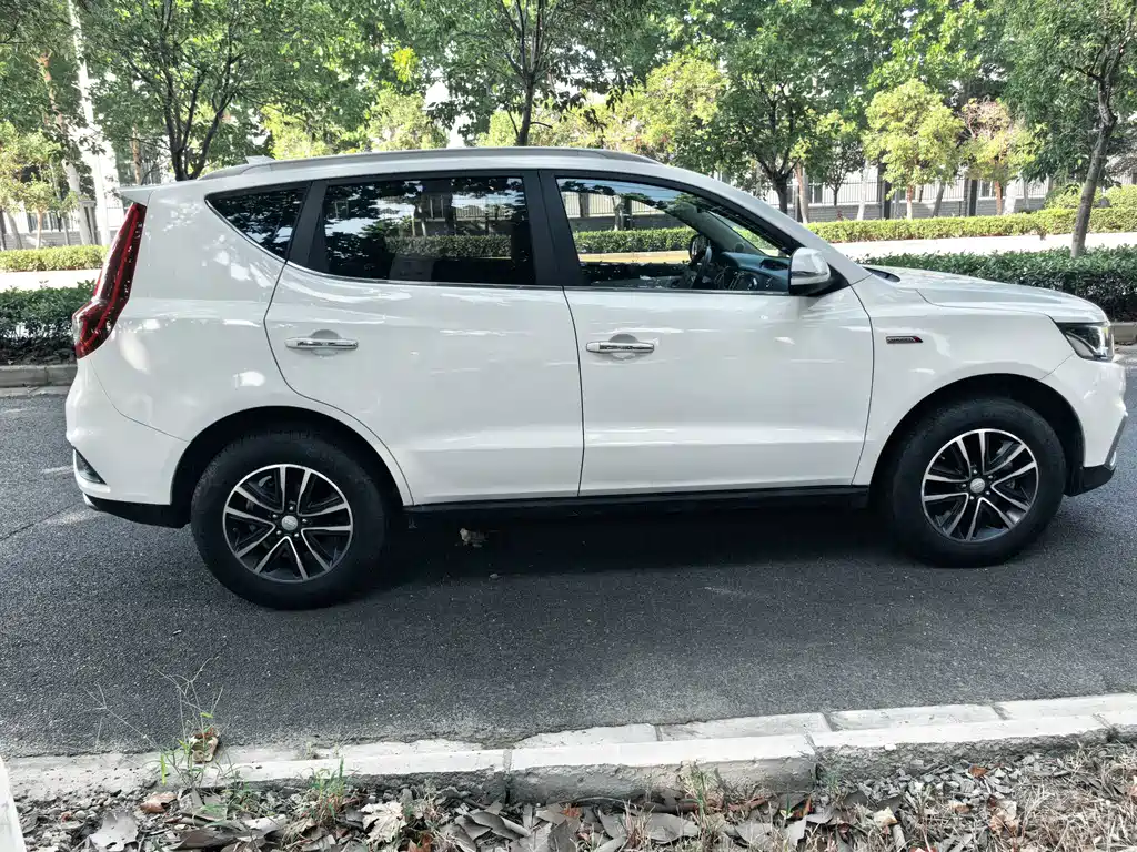Geely Vision X6 — фото 7