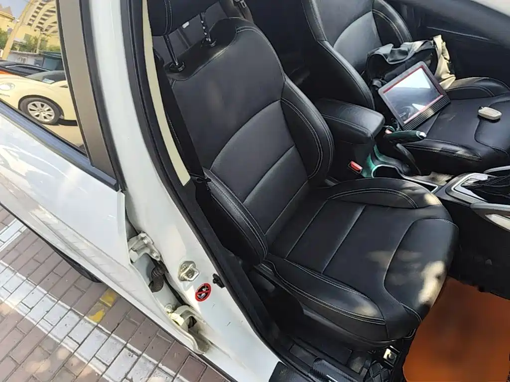 Geely Vision X3 — фото 25