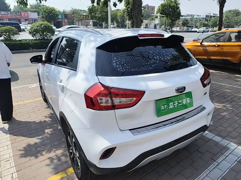 Geely Vision X3 — фото 5
