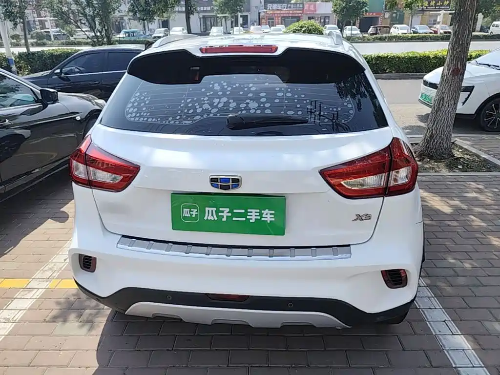 Geely Vision X3 — фото 6