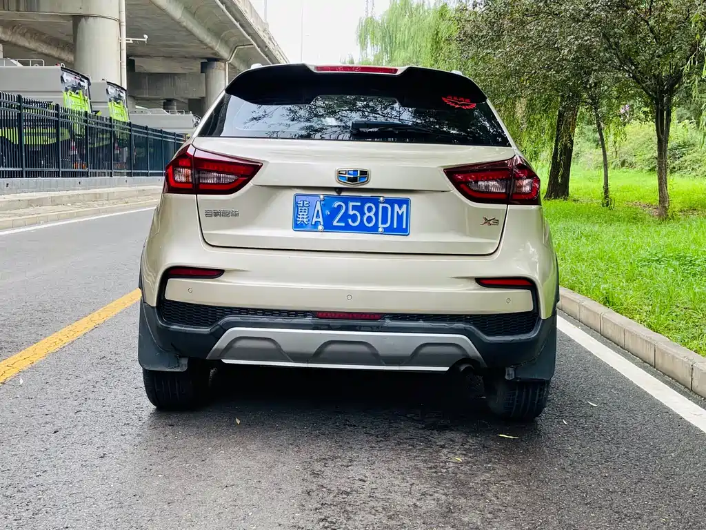 Geely Vision X3 — фото 4