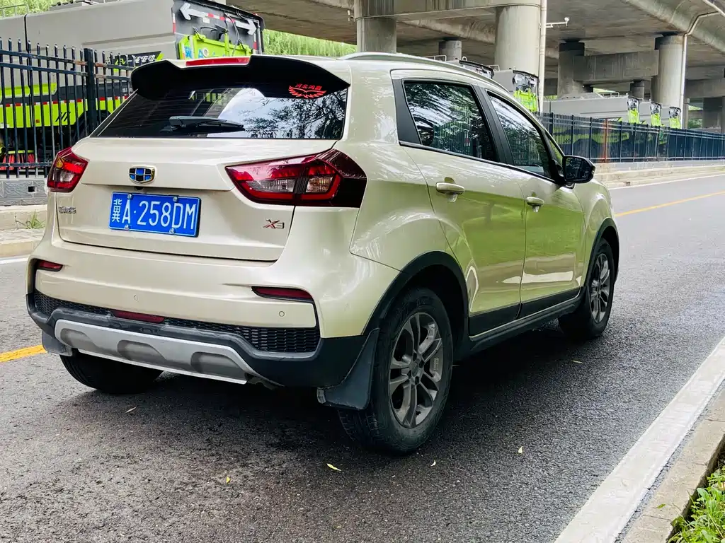 Geely Vision X3 — фото 5