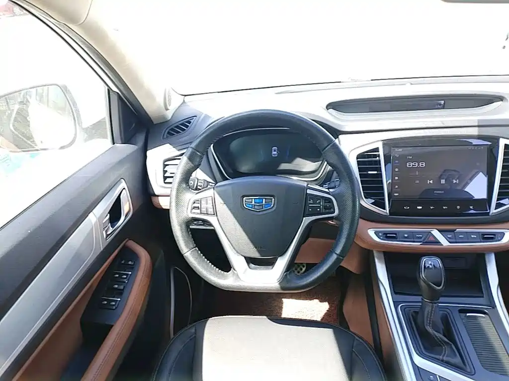 Geely Vision X6 — фото 11