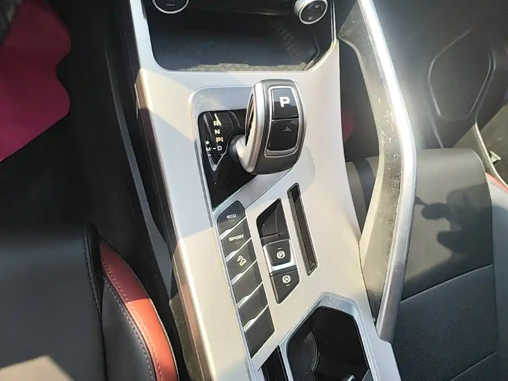 Geely Binyue — фото 14