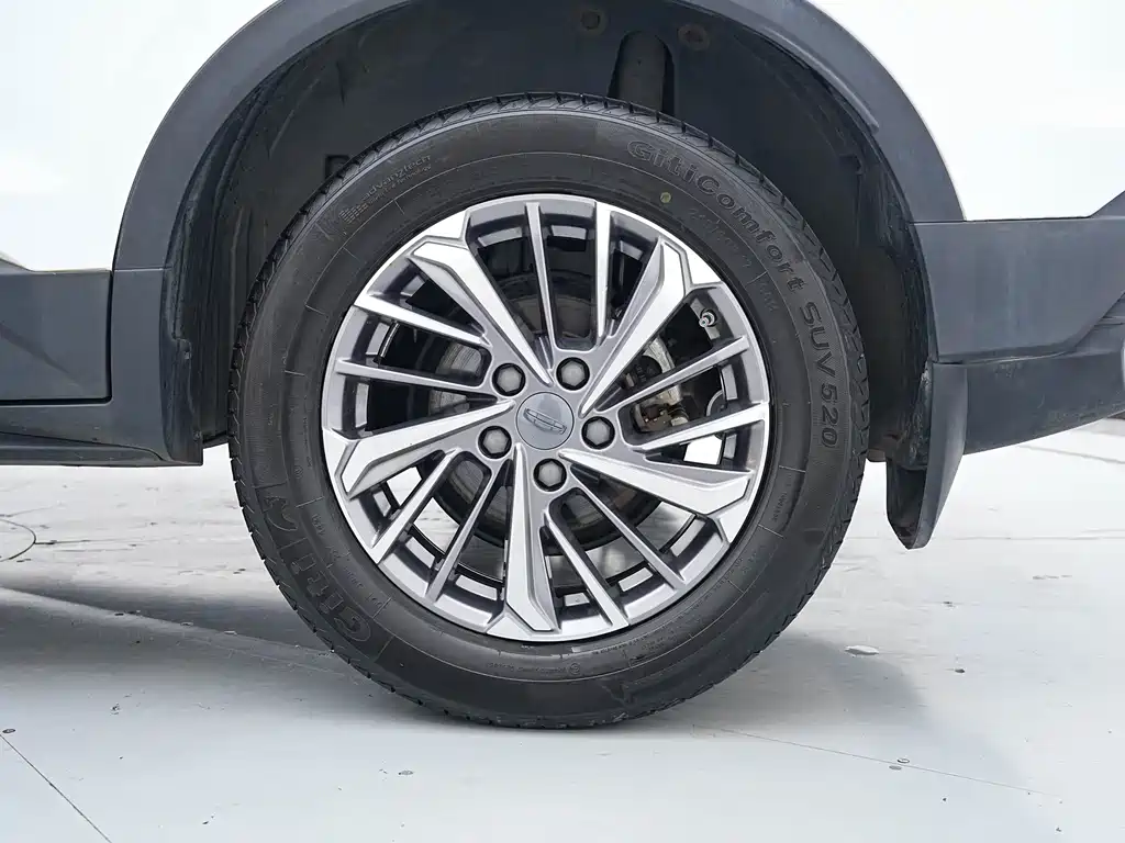 Geely Binyue — фото 17