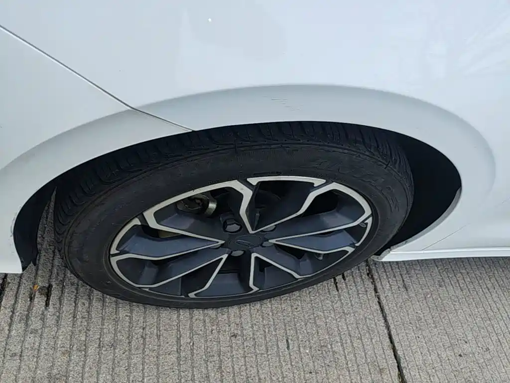 Geely Binrui — фото 23