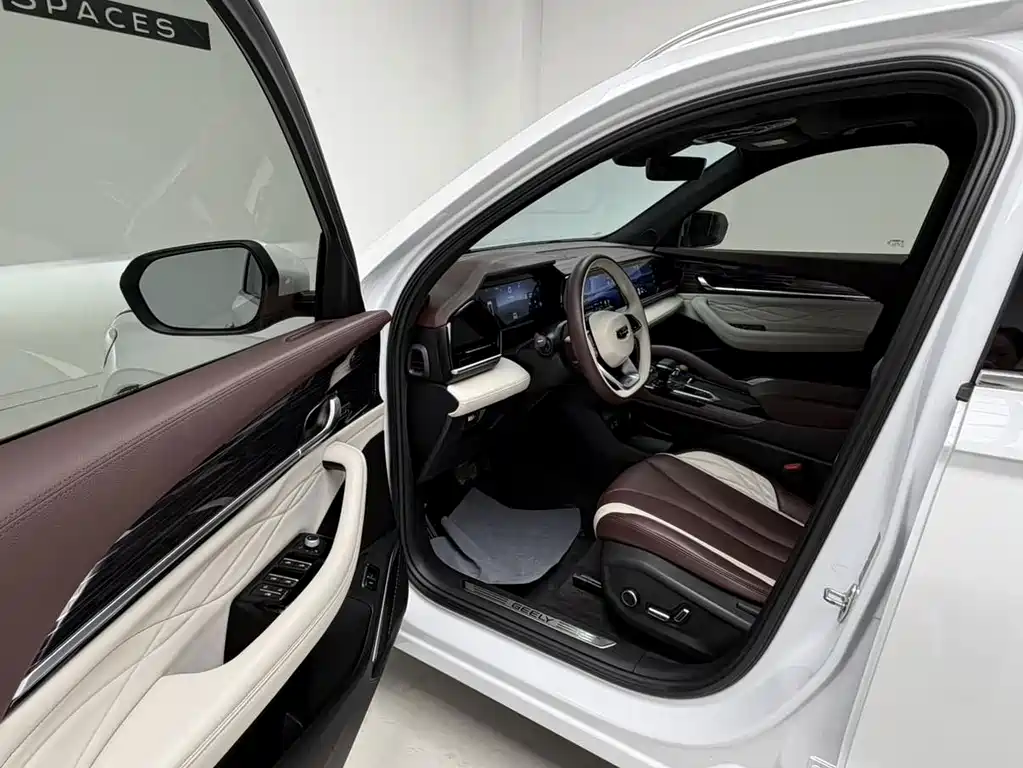 Geely Xingyue L — фото 11