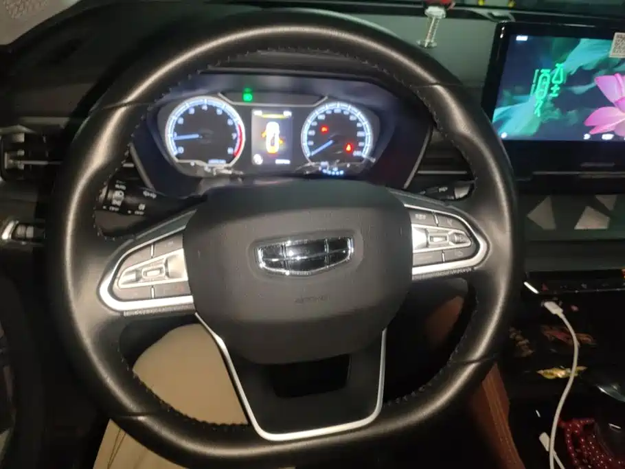 Geely Vision X6 — фото 15