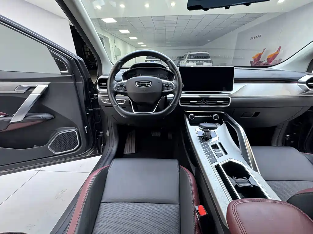 Geely Binyue — фото 14
