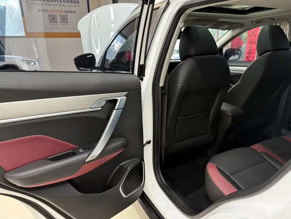 Geely Binyue — фото 17