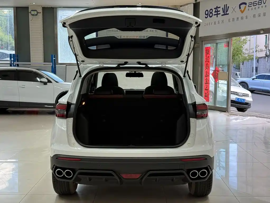 Geely Binyue — фото 23