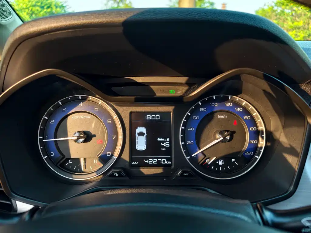 Geely Vision X3 — фото 11