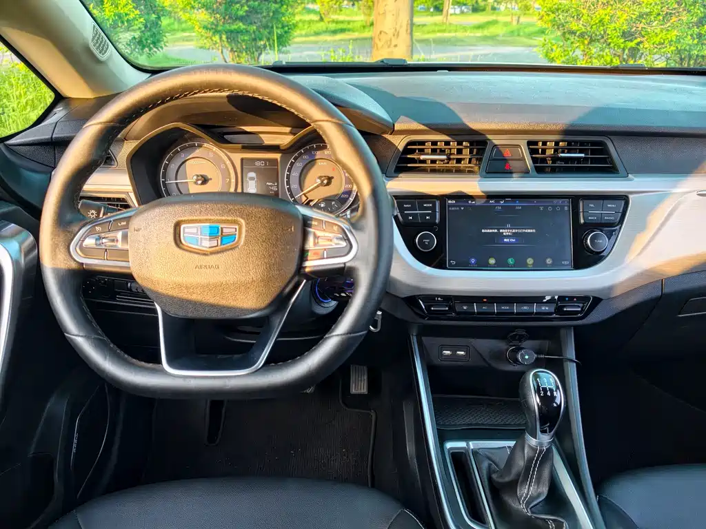Geely Vision X3 — фото 17