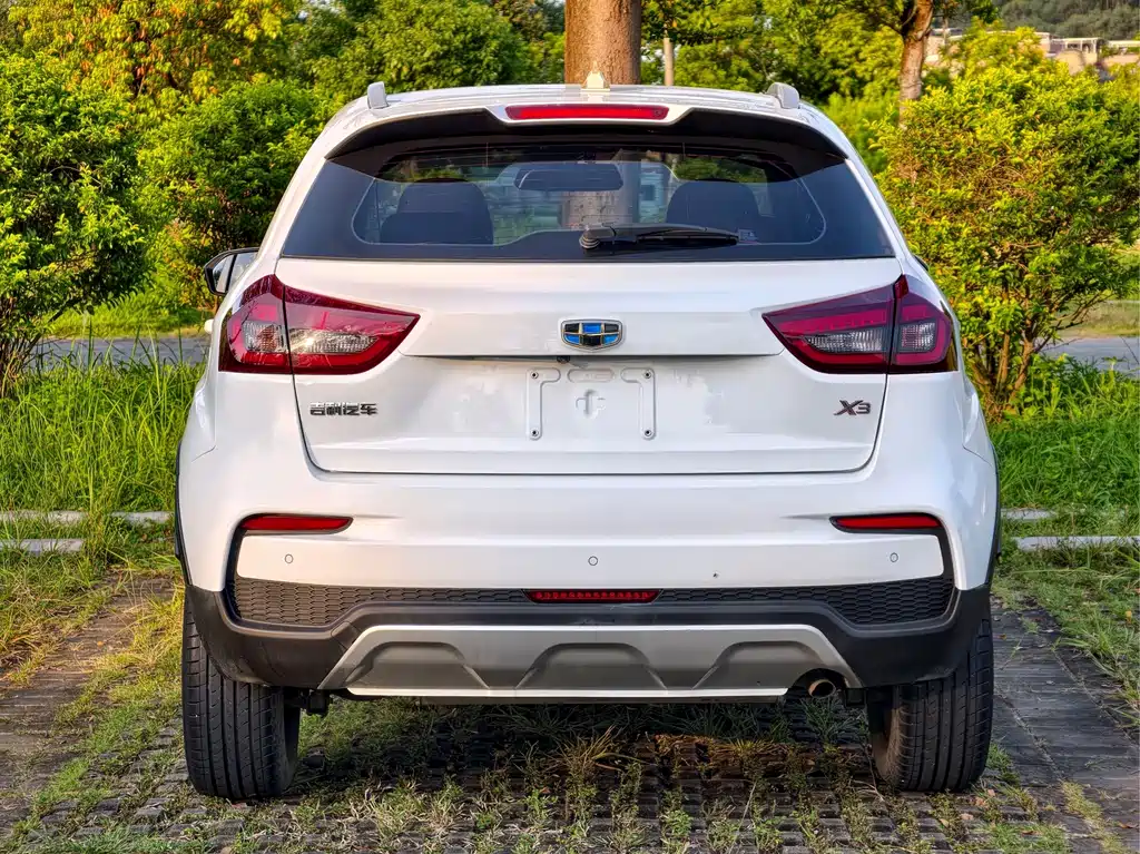 Geely Vision X3 — фото 4