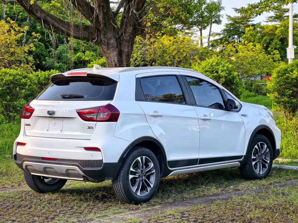 Geely Vision X3 — фото 6