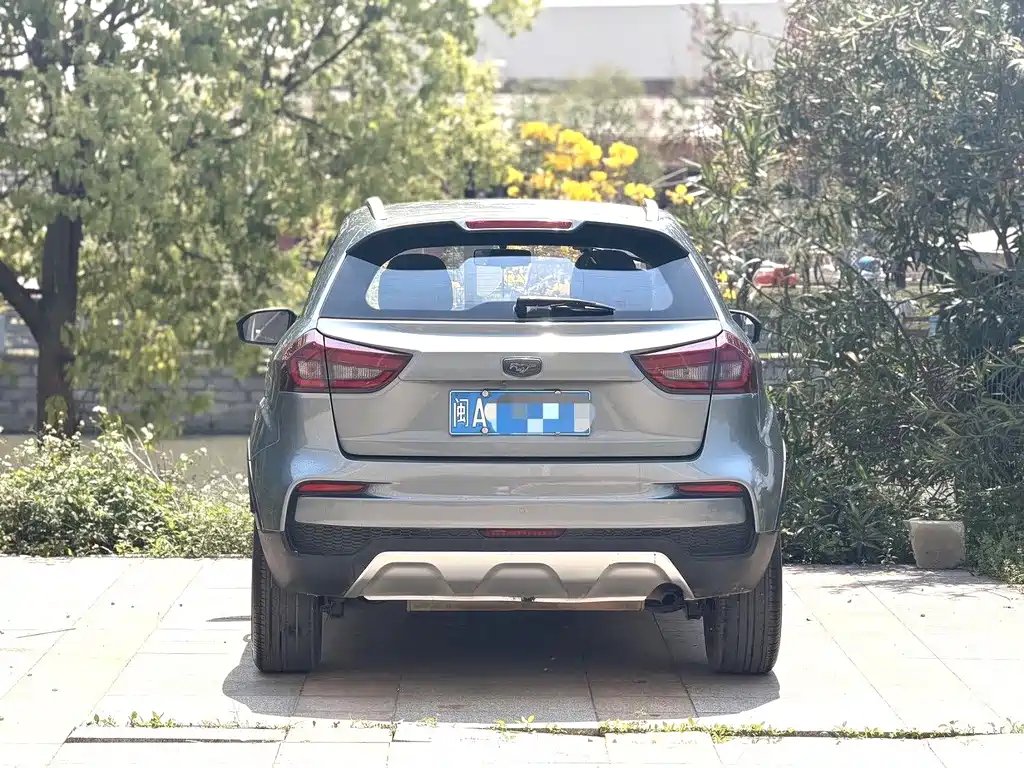 Geely Vision X3 — фото 3