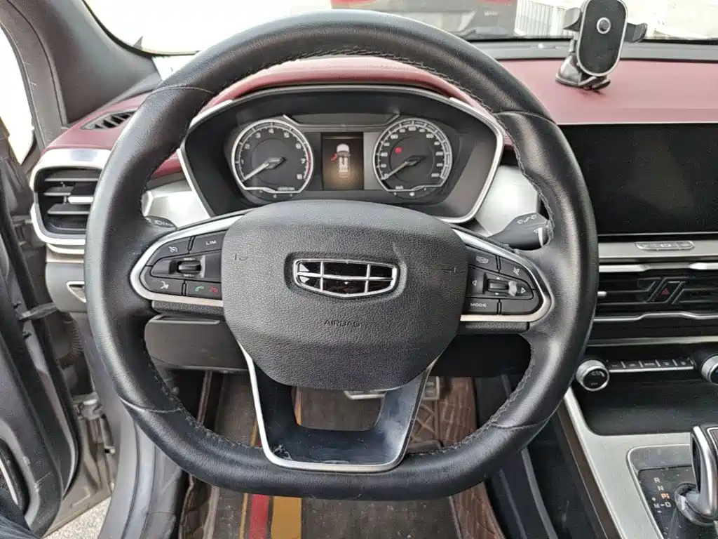 Geely Binyue — фото 11