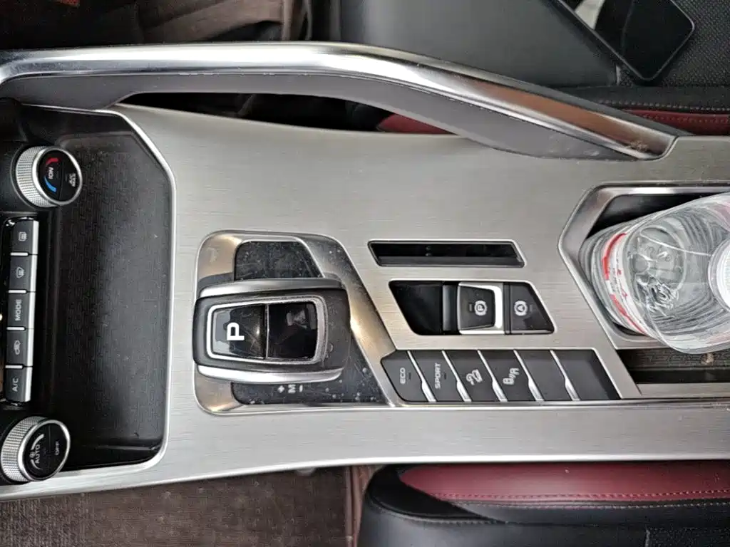 Geely Binyue — фото 14