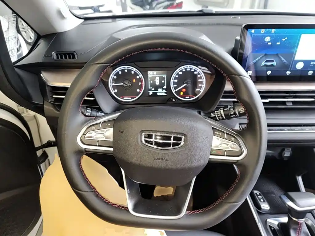 Geely Vision X3 — фото 11