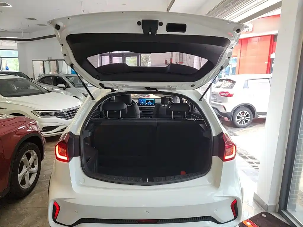 Geely Vision X3 — фото 19