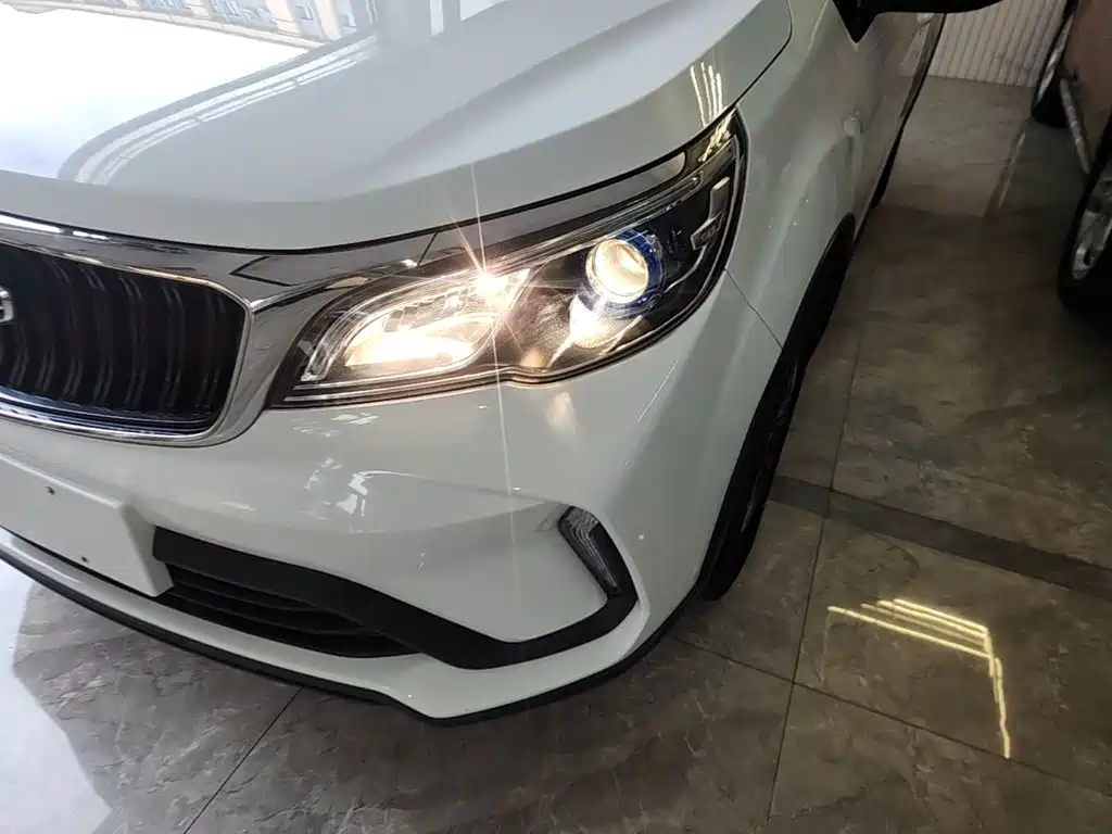 Geely Vision X3 — фото 24