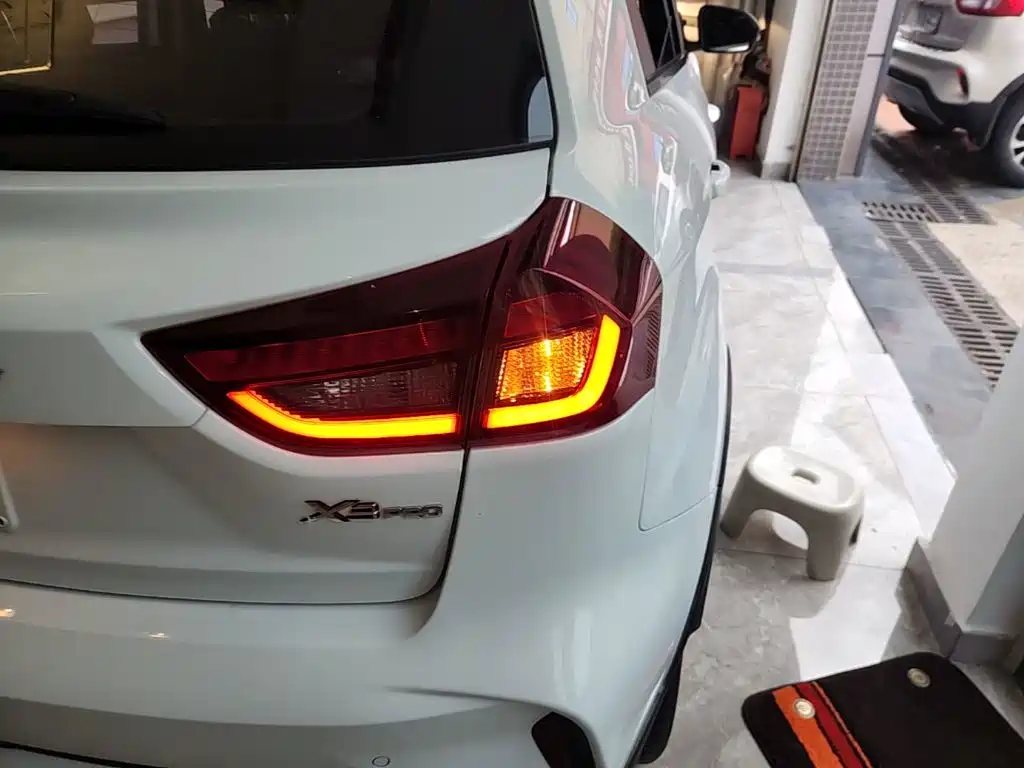 Geely Vision X3 — фото 8