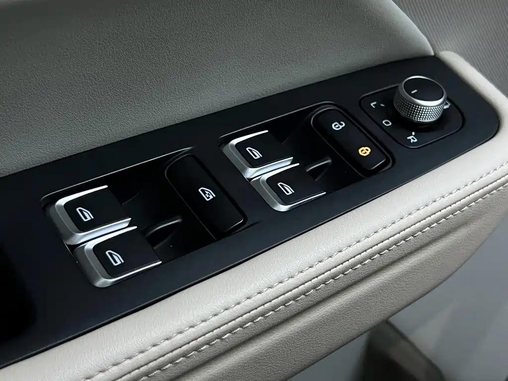 Geely Icon — фото 14