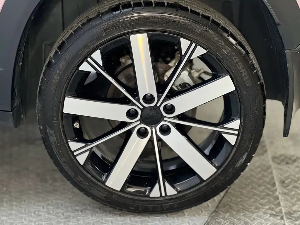 Geely Icon — фото 22