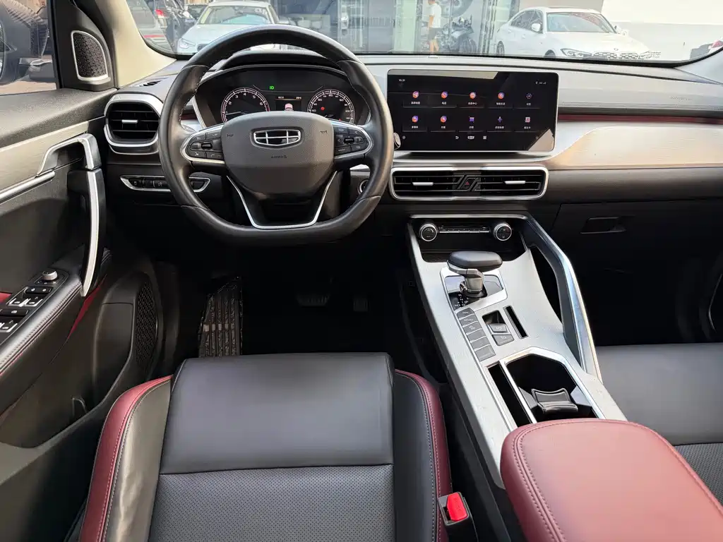 Geely Binyue — фото 18