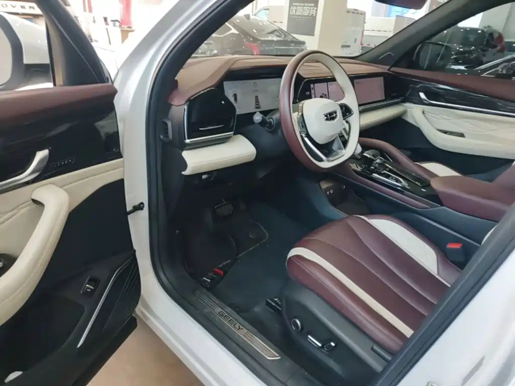 Geely Xingyue L — фото 16