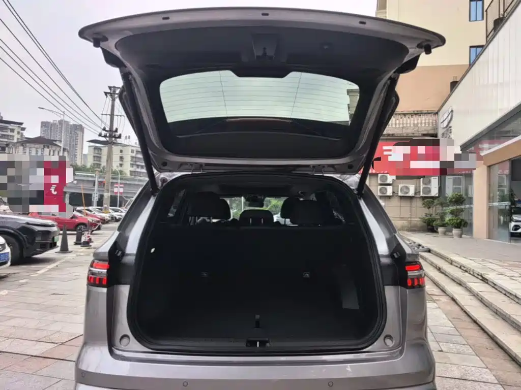Geely Xingyue L — фото 14