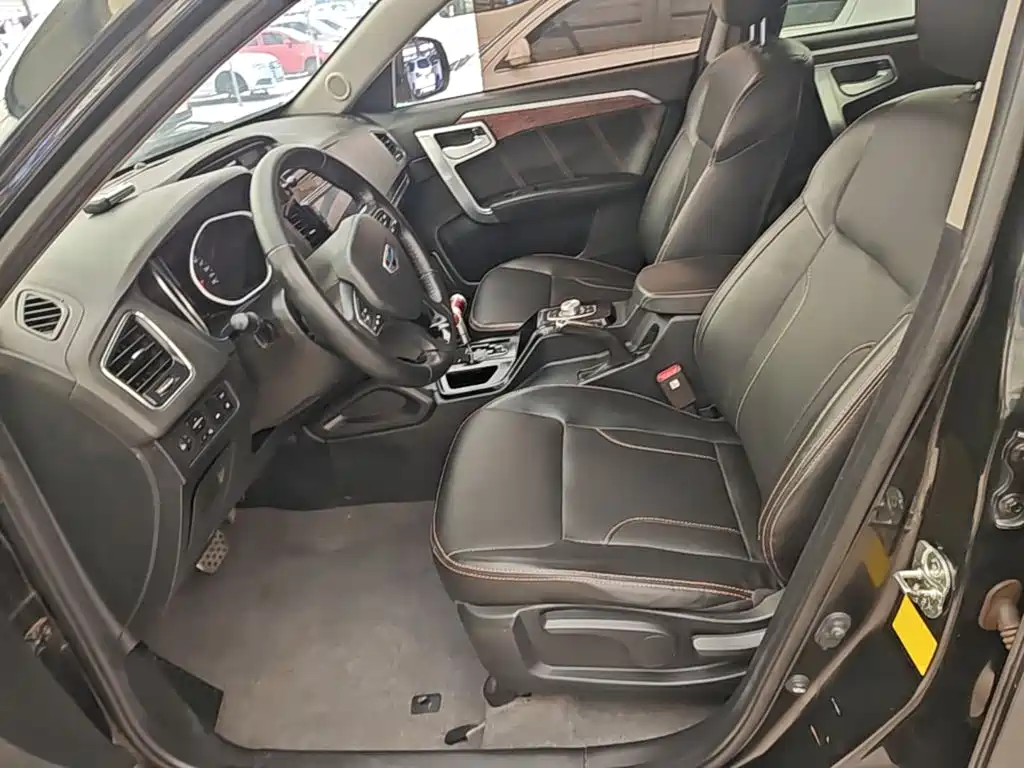 Geely Haoqing SUV — фото 15