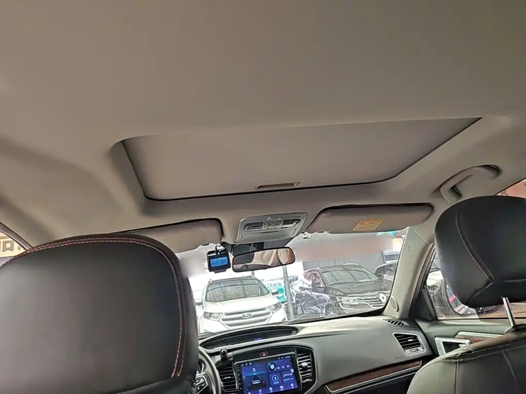 Geely Haoqing SUV — фото 18