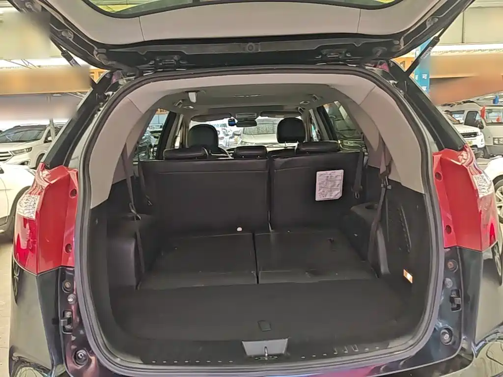 Geely Haoqing SUV — фото 19
