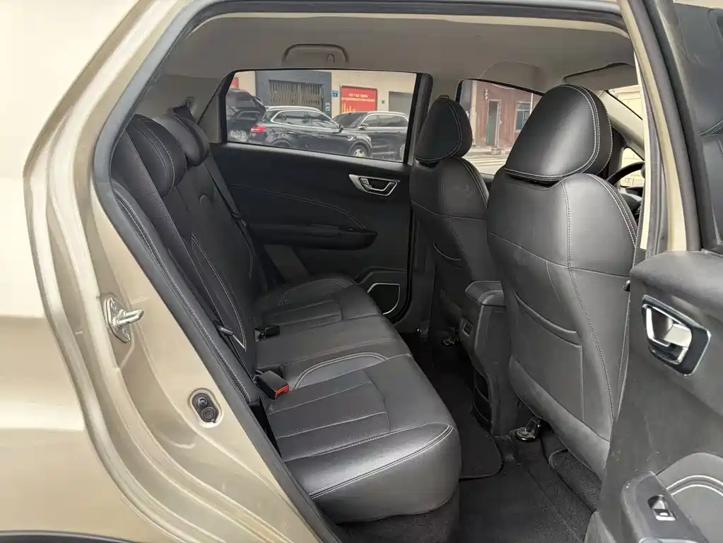 Geely Vision X3 — фото 11