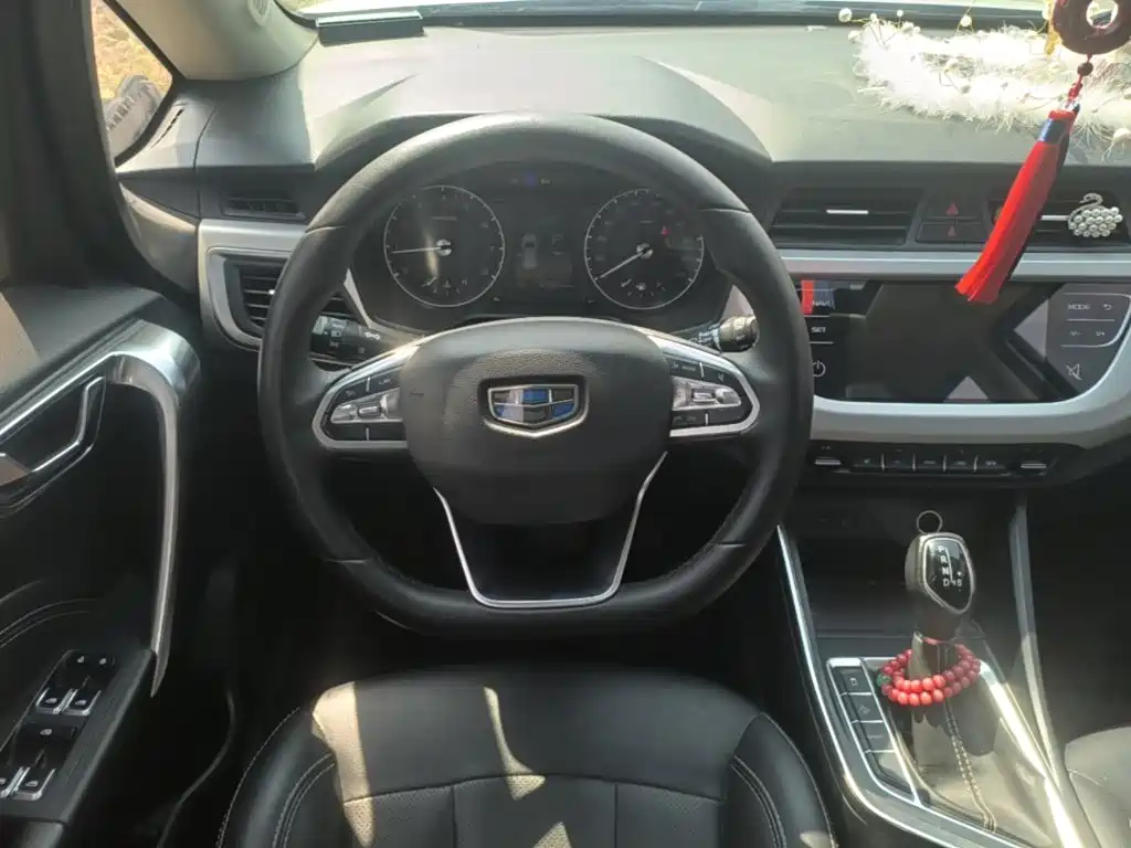 Geely Vision X3 — фото 11