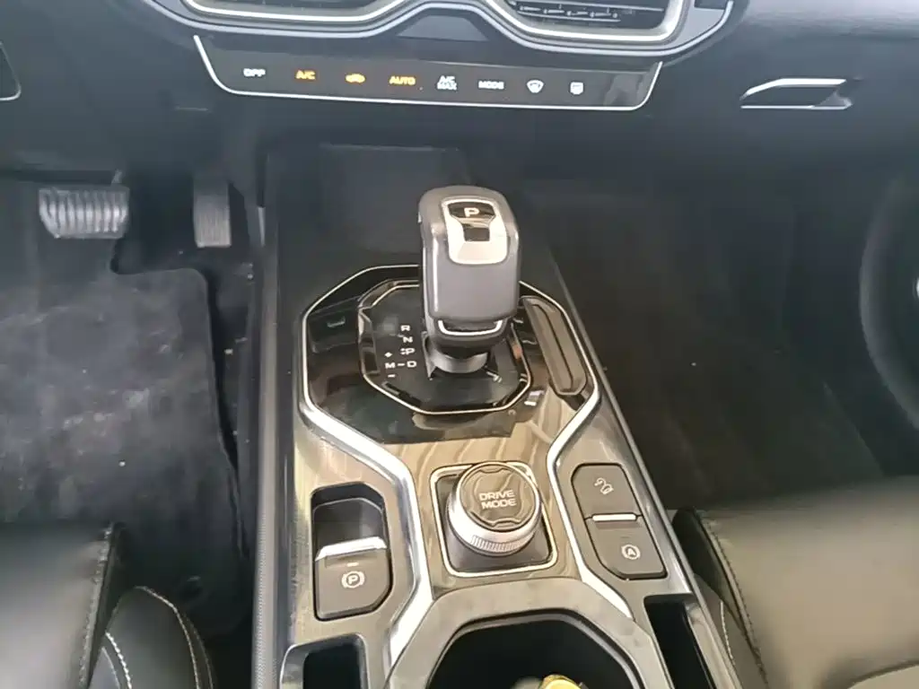 Geely Icon — фото 10