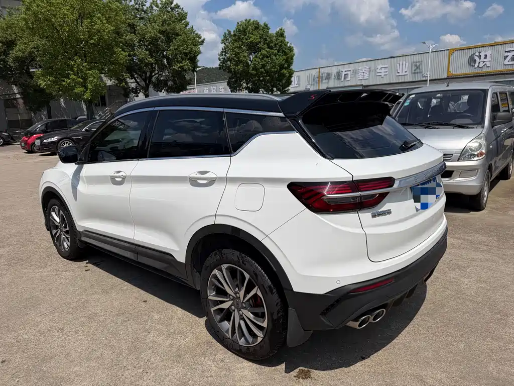 Geely Binyue — фото 10