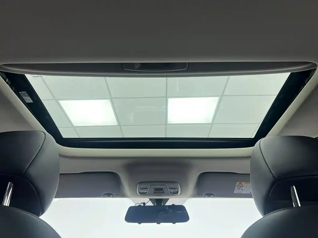 Geely Binyue — фото 17