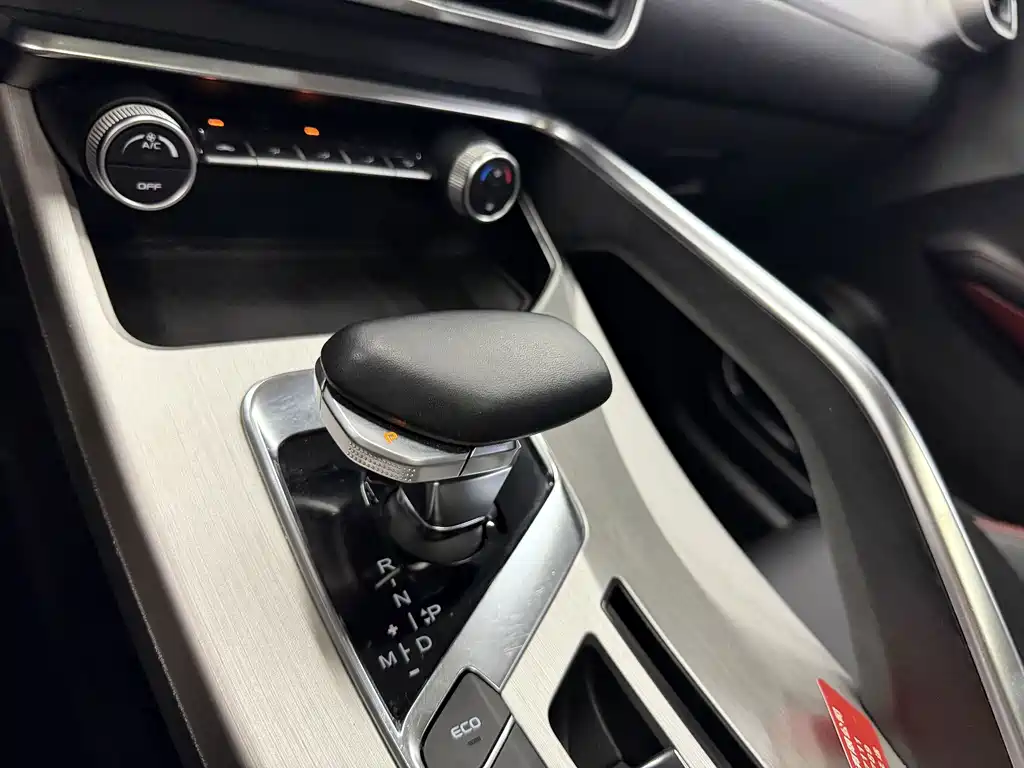Geely Binyue — фото 14
