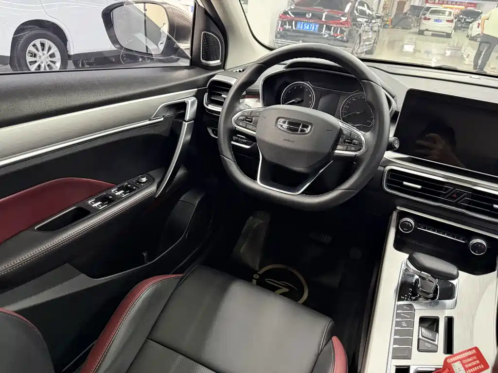 Geely Binyue — фото 15