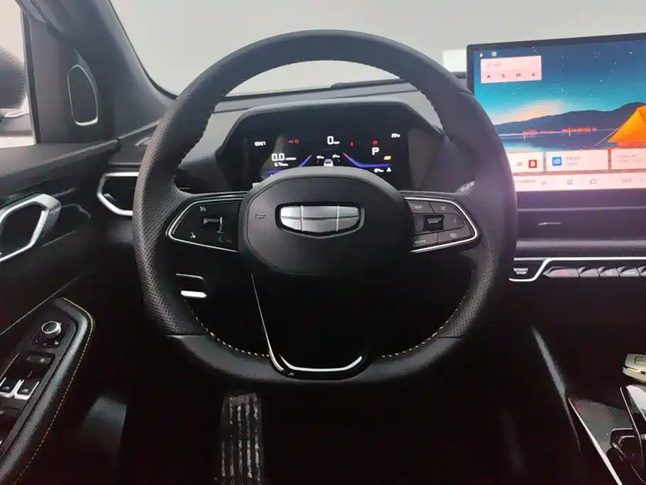 Geely Binyue — фото 15
