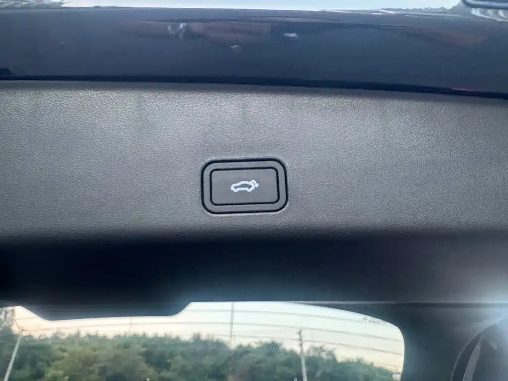Geely Xingyue L — фото 18