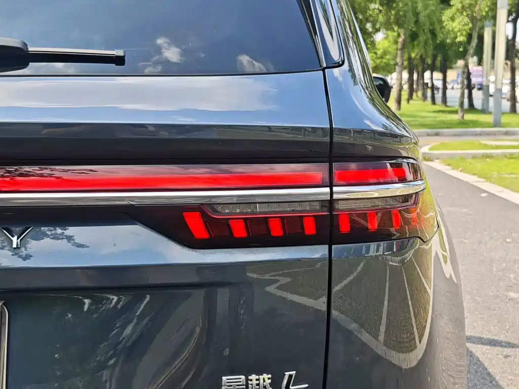 Geely Xingyue L — фото 9