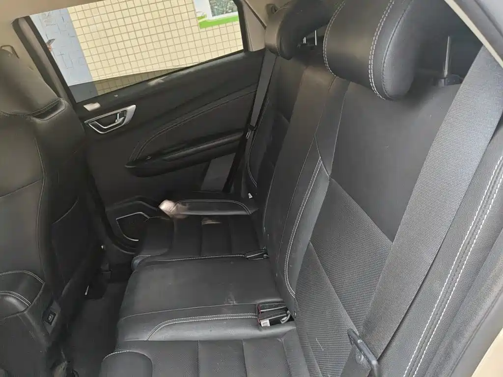 Geely Vision X3 — фото 18