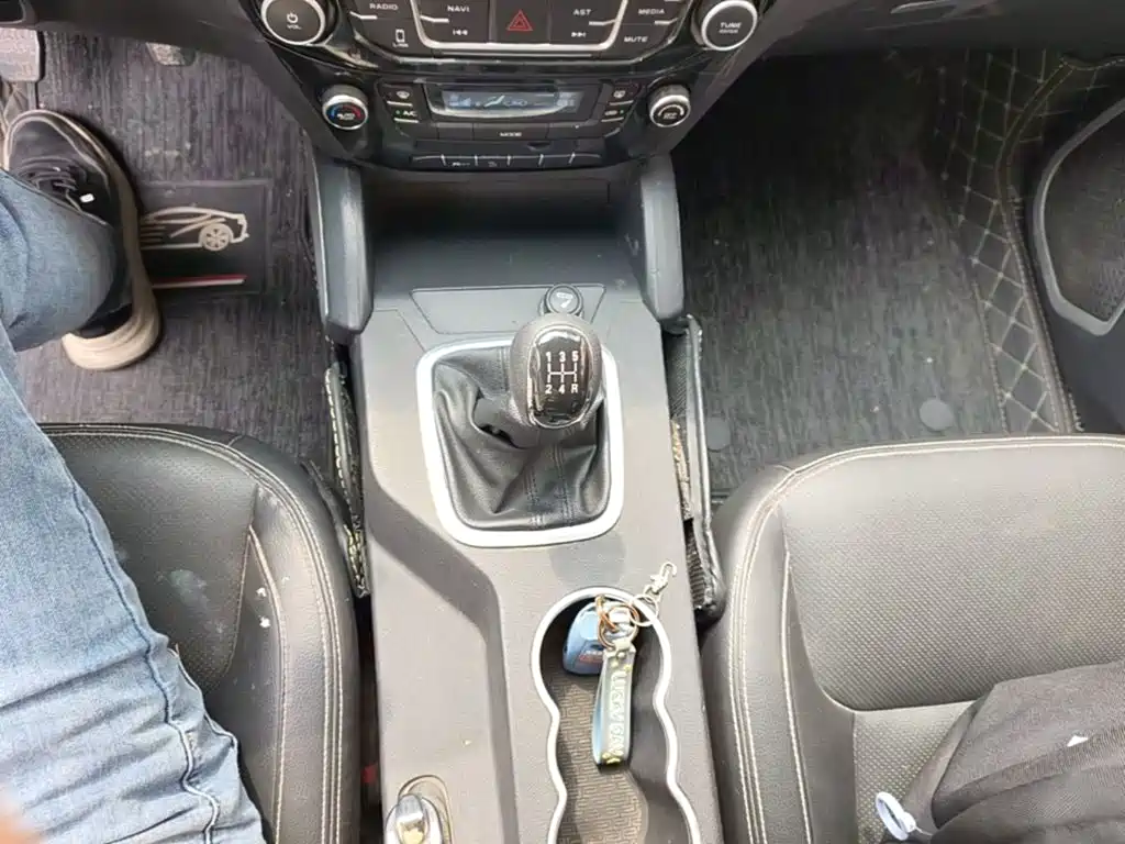 Geely Vision X6 — фото 14