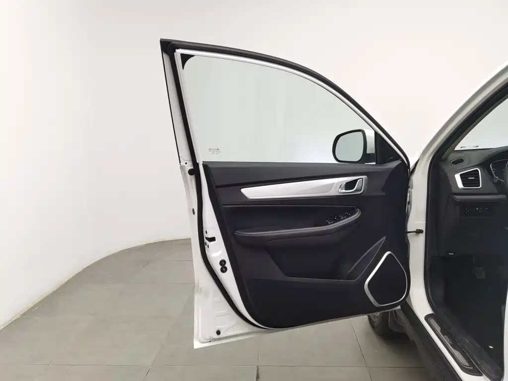 Geely Vision X6 — фото 8